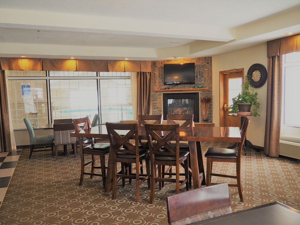 Days Inn by Wyndham Petoskey 24/31