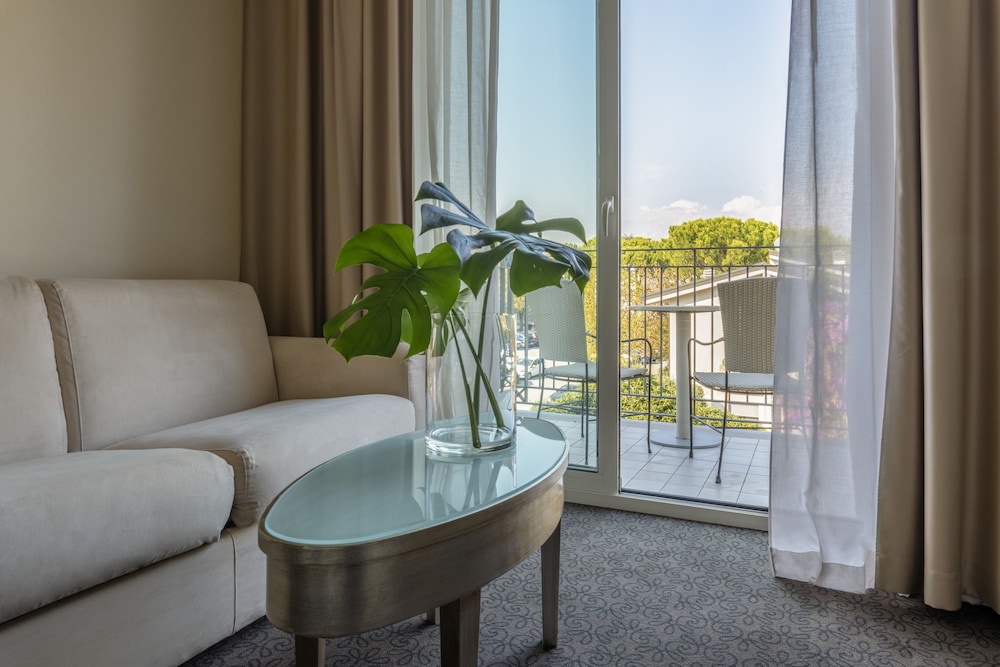 Villa Rosa Hotel 43/65