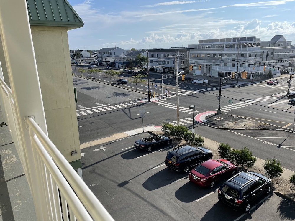 Sea Palace Inn 57/70