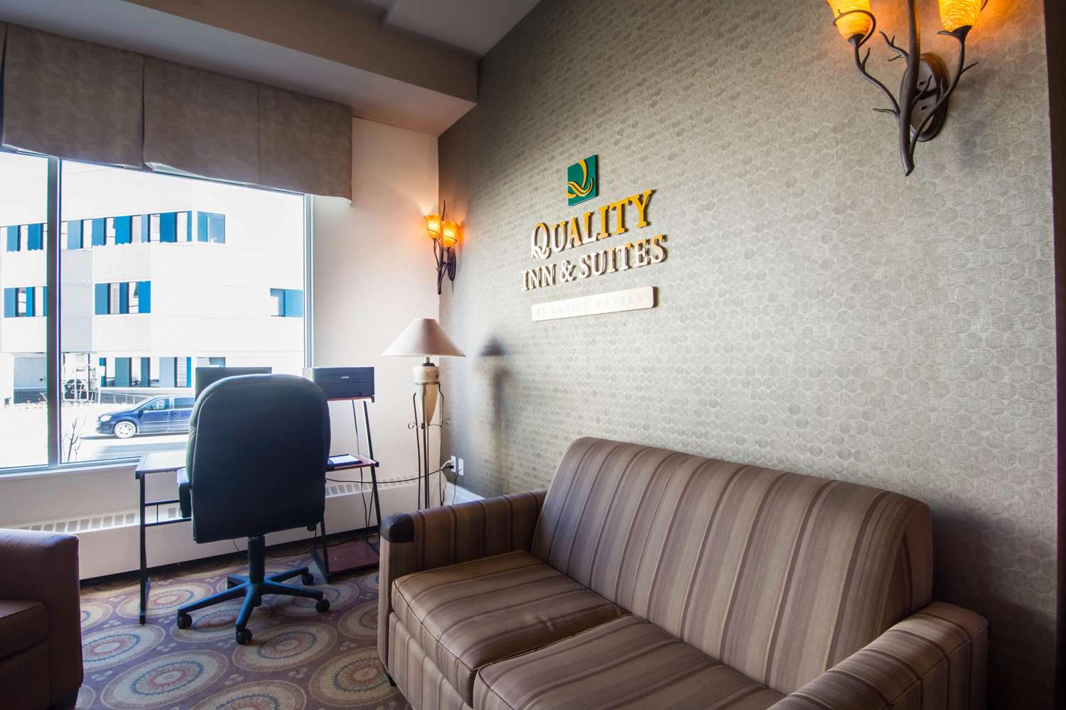 Quality Inn Suites Yellowknife 23/37