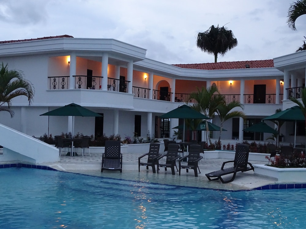Hotel Palmas De Alcala 6/50