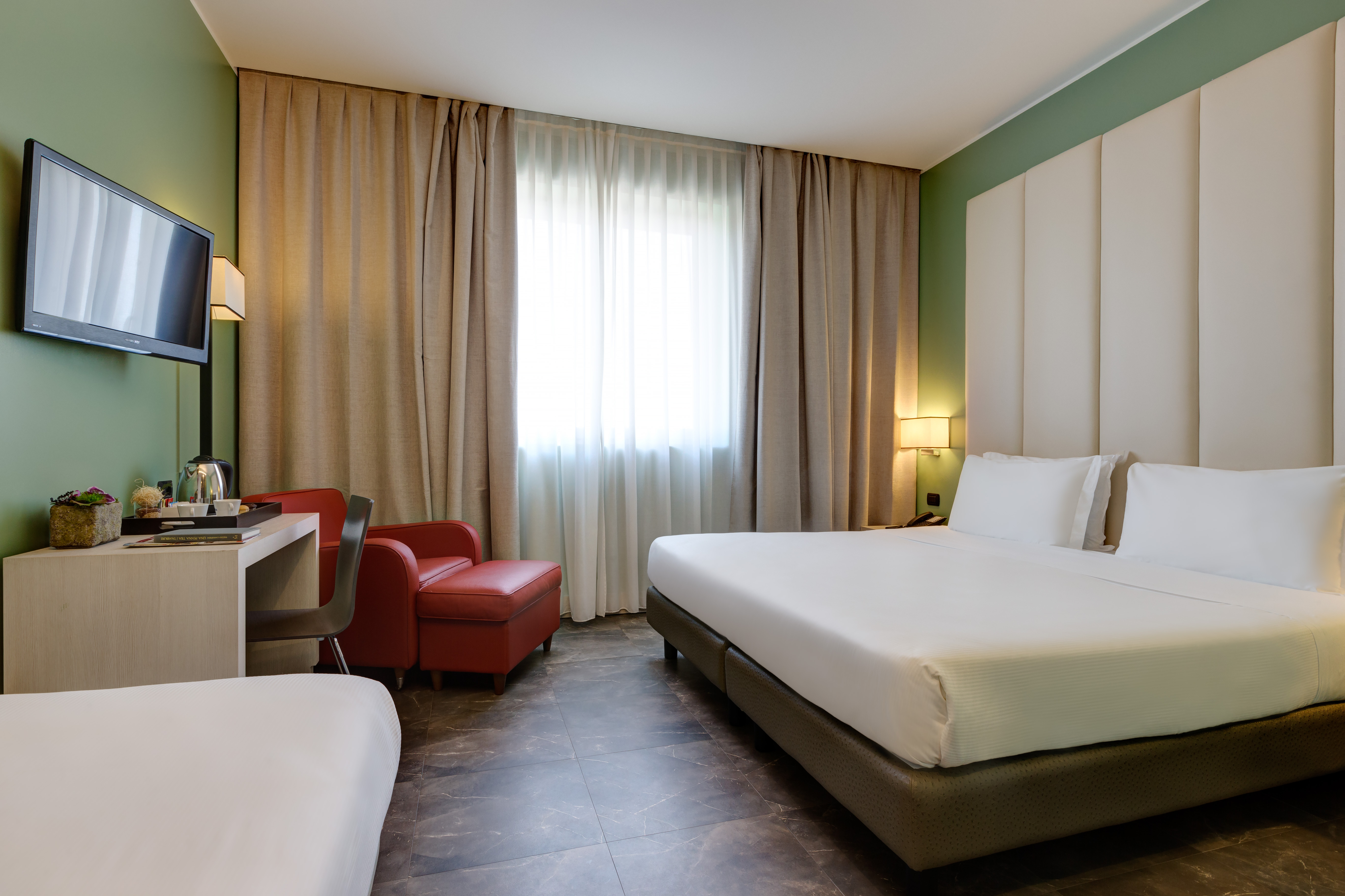 ROOM, TRIPLE