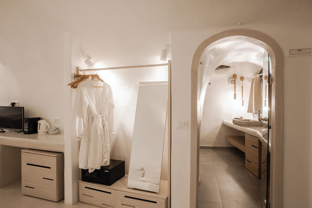Aperto Suites - Adults Only 9/50