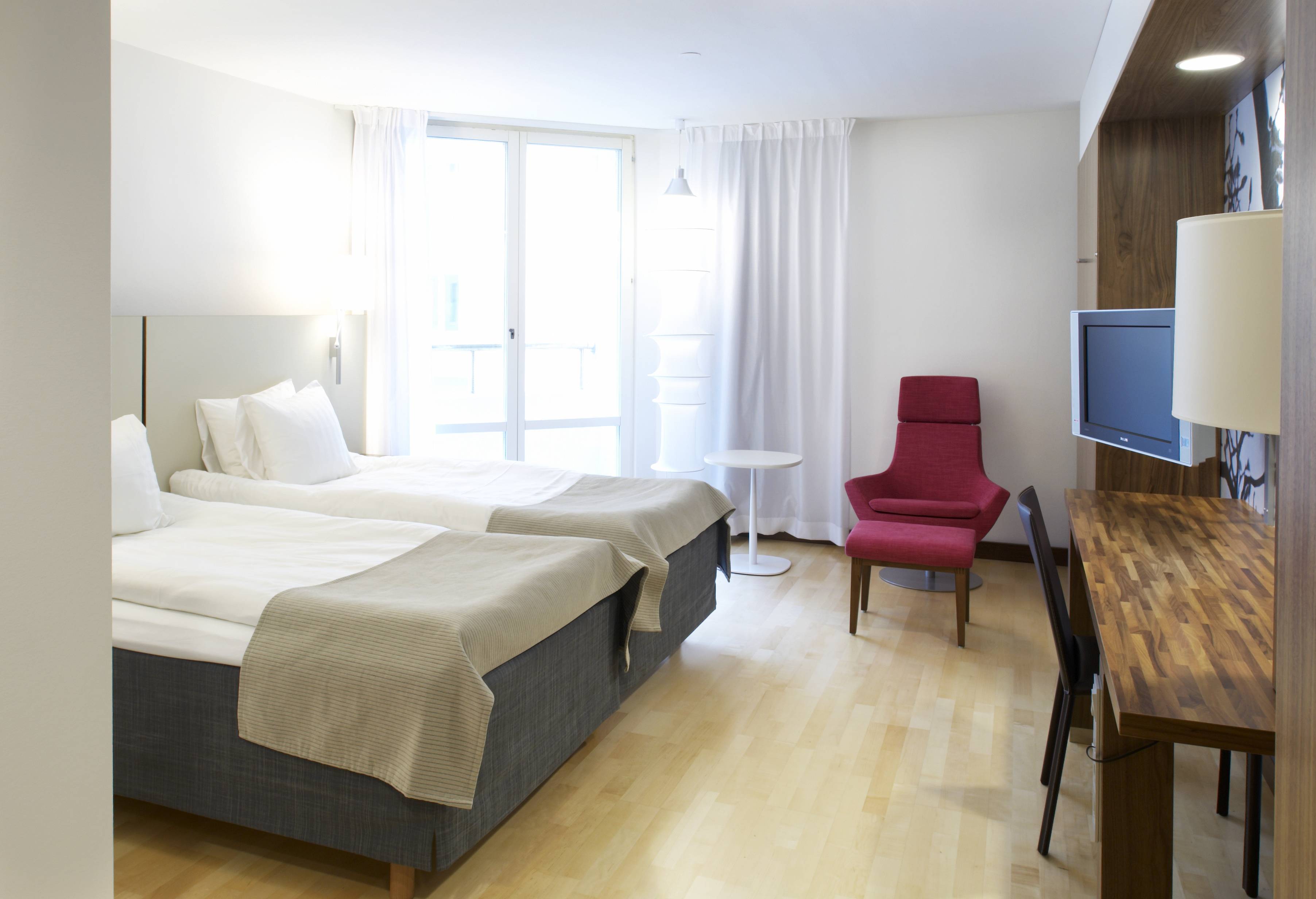 SUPERIOR, TWIN BEDS