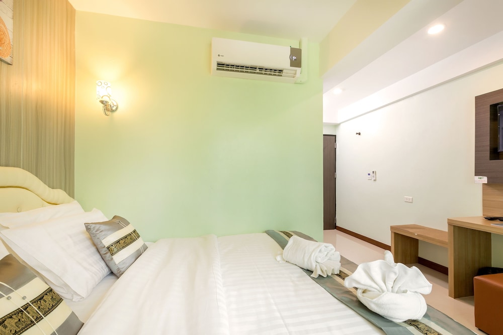 RoomQuest Suvarnabhumi Airport Rom Klao 6/55