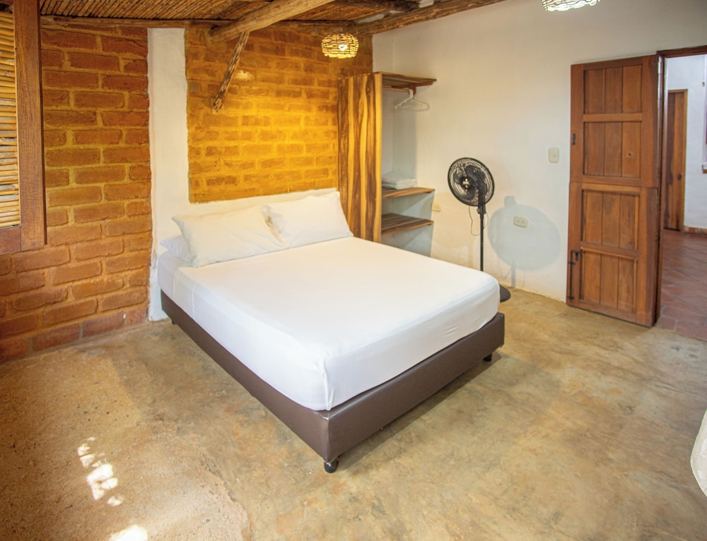 STANDARD, DOUBLE BED