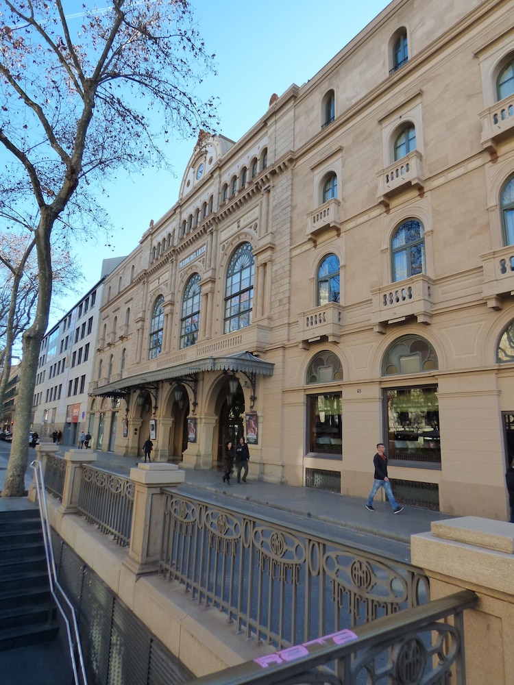 Hotel Moderno BCN in BARCELONA