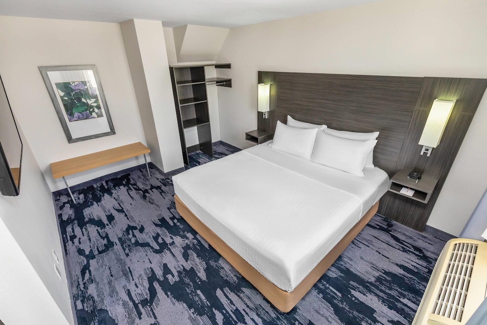 Upgrade, Efficiency, King Bed, Sofa