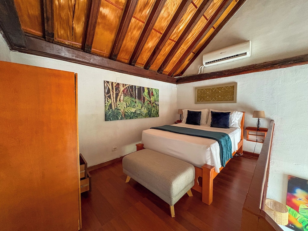 DELUXE, DOUBLE BED, WITH VIEW