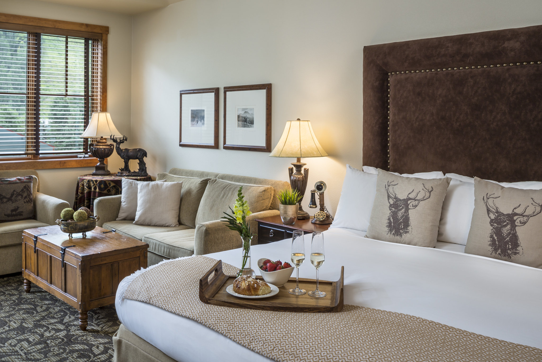 Elite, Grand, King Bed, with View
