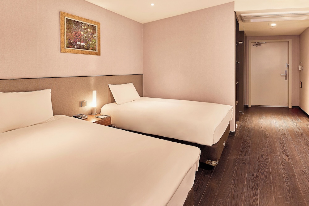 Hotel Thomas Myeongdong 13/57