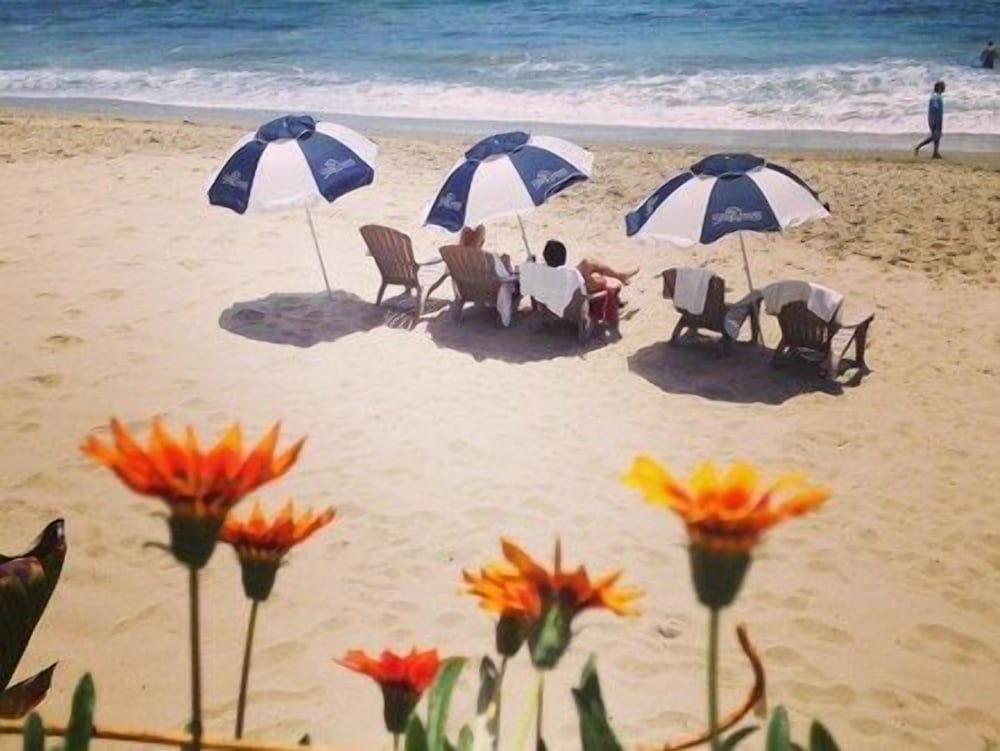 Capri Laguna Inn On the Beach 65/75