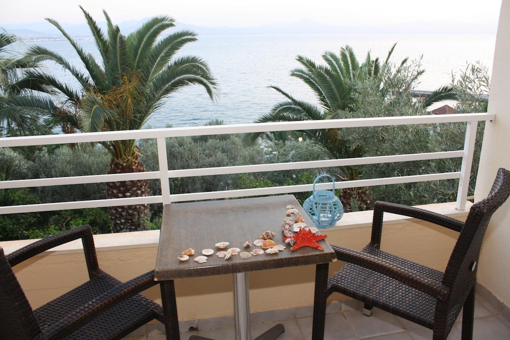 Pappas Loutraki 37/66