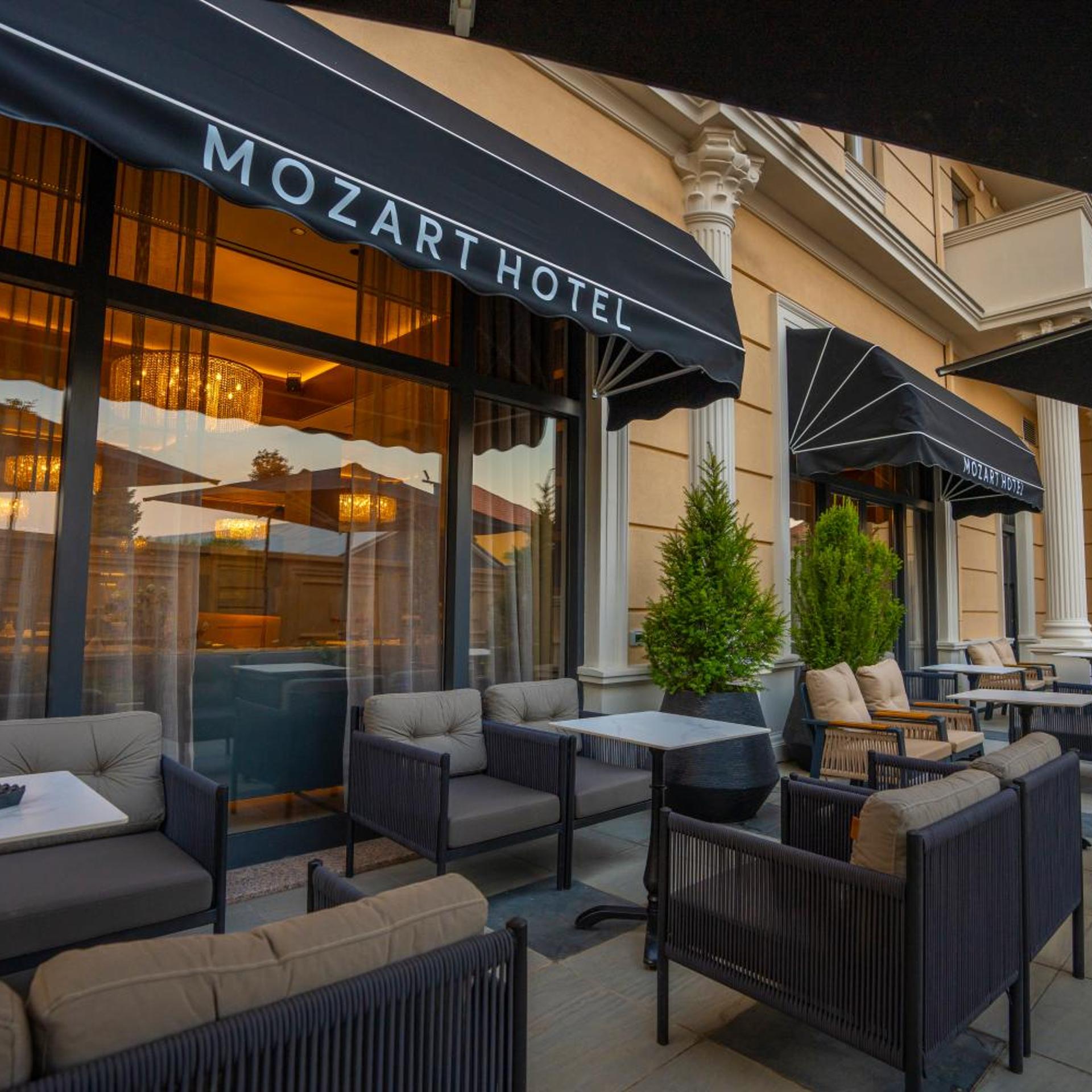 Hotel Mozart 49/70