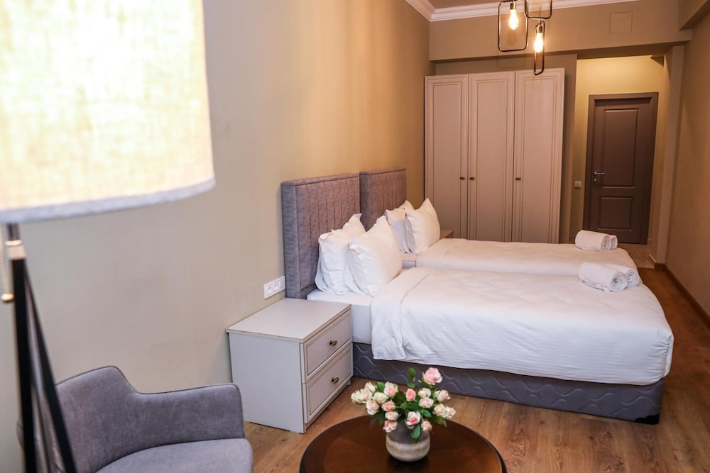 A Hotel Yerevan 24/54