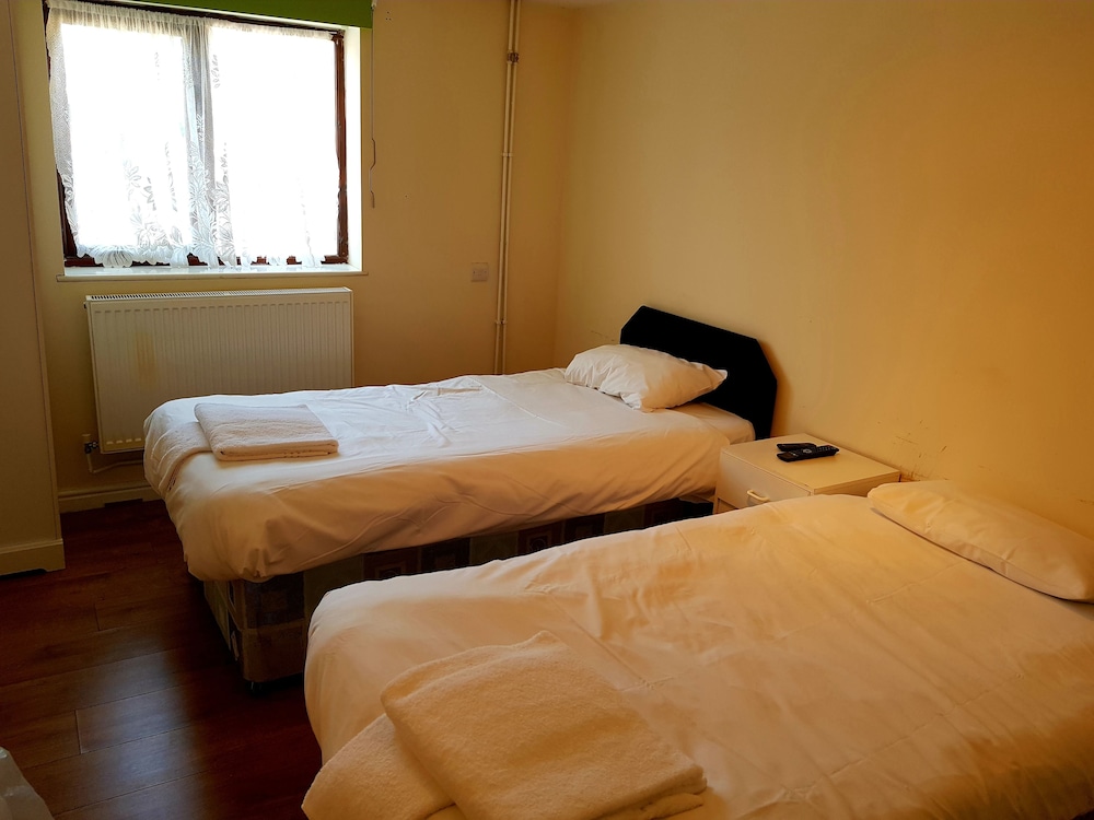 OYO Hathern Hotel 17/60