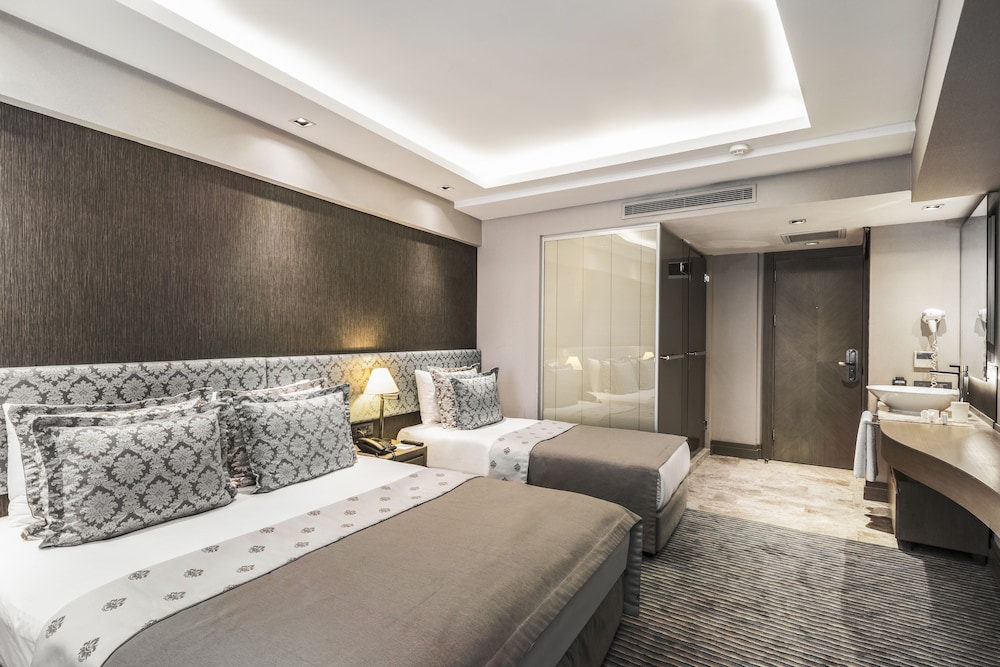 AHC Grand Bazaar Hotel 13/64