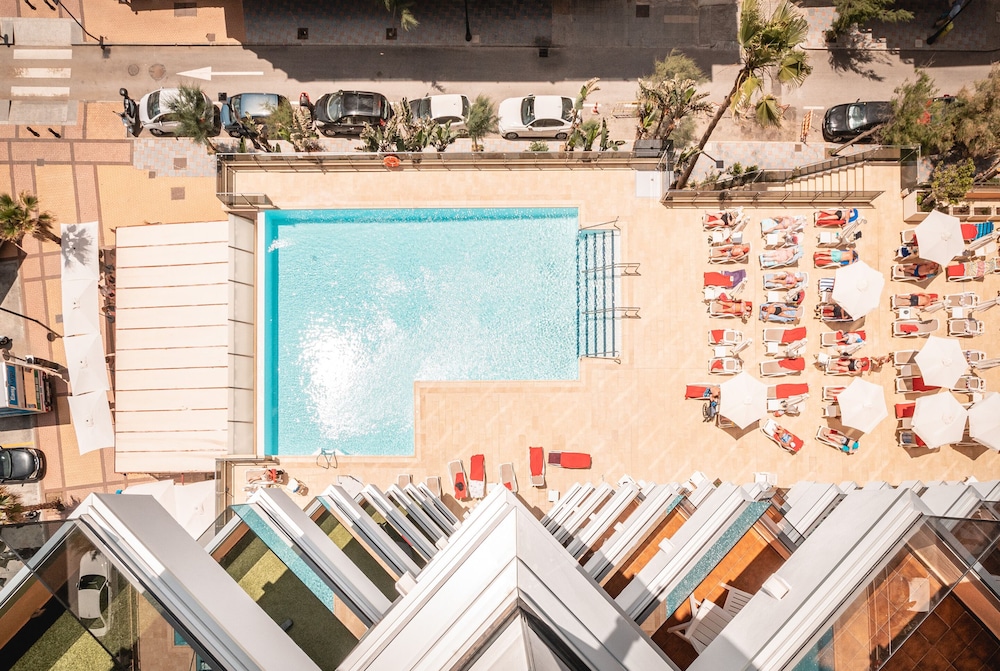 Hotel Angela 7/69
