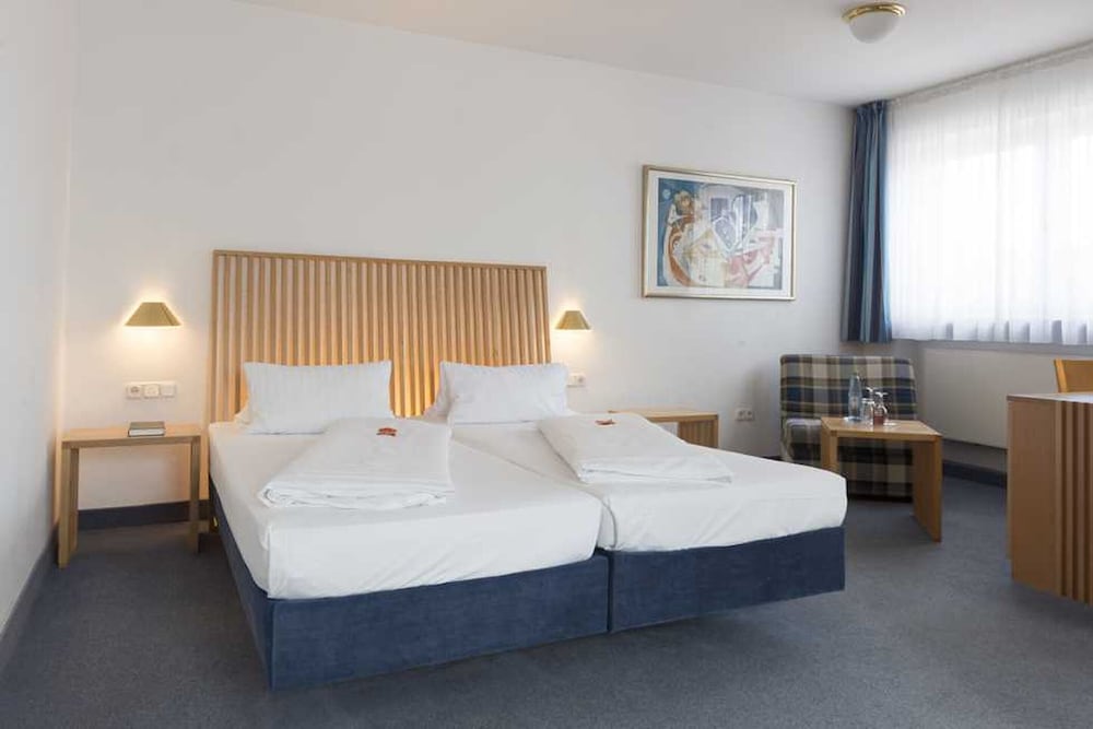 Room, Double Bed