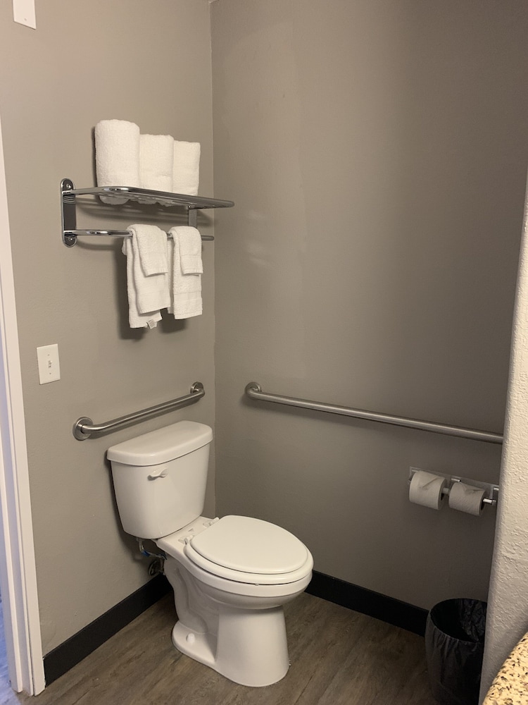Hawthorn Extended Stay by Wyndham Hobbs 48/50