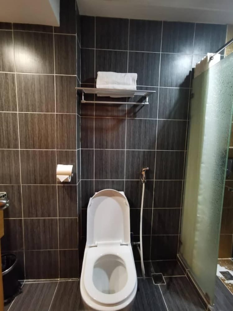 2 Inn 1 Boutique Hotel &amp; Spa 33/38