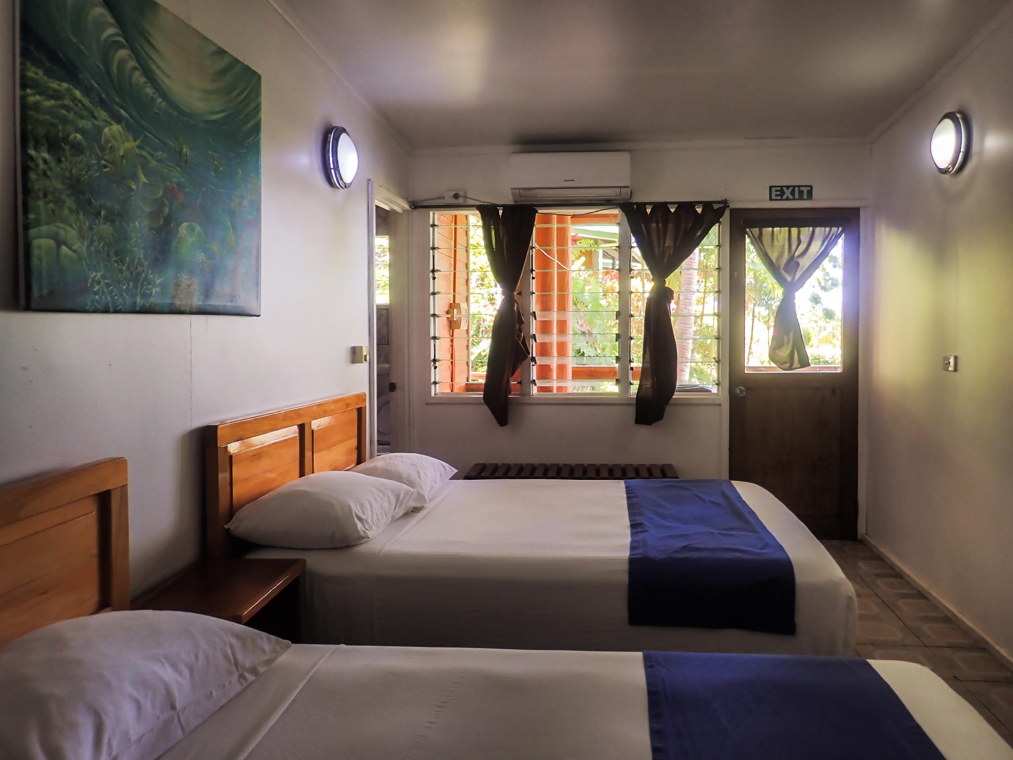 4 Bedrooms, House