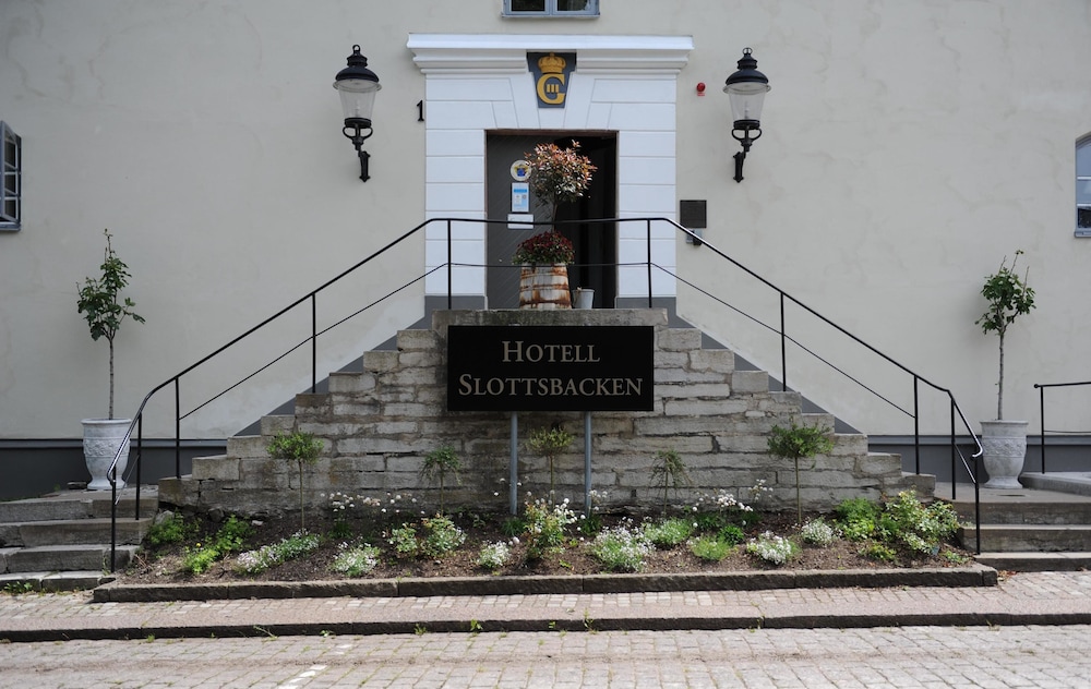 Hotel Slottsbacken 32/49