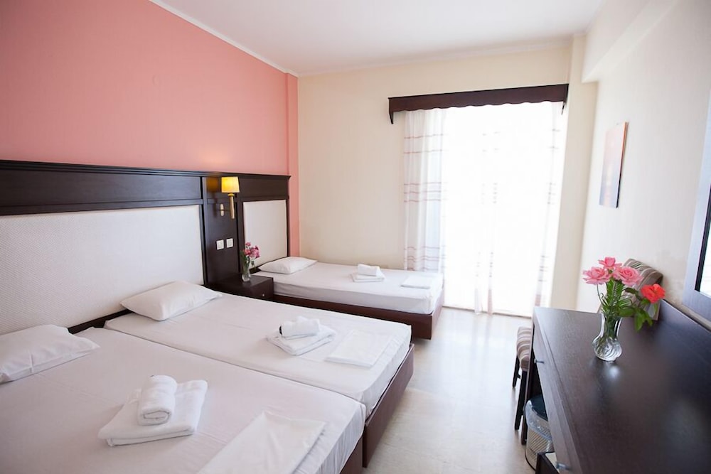 Kanali Hotel 4/48