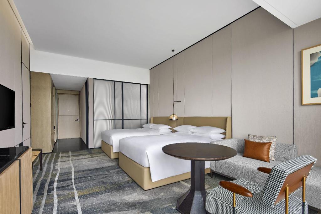 غرفة ديلوكس بسريرين منفصلين بإطلالة على البحيرة، Sheraton Chengdu Pidu 3/4