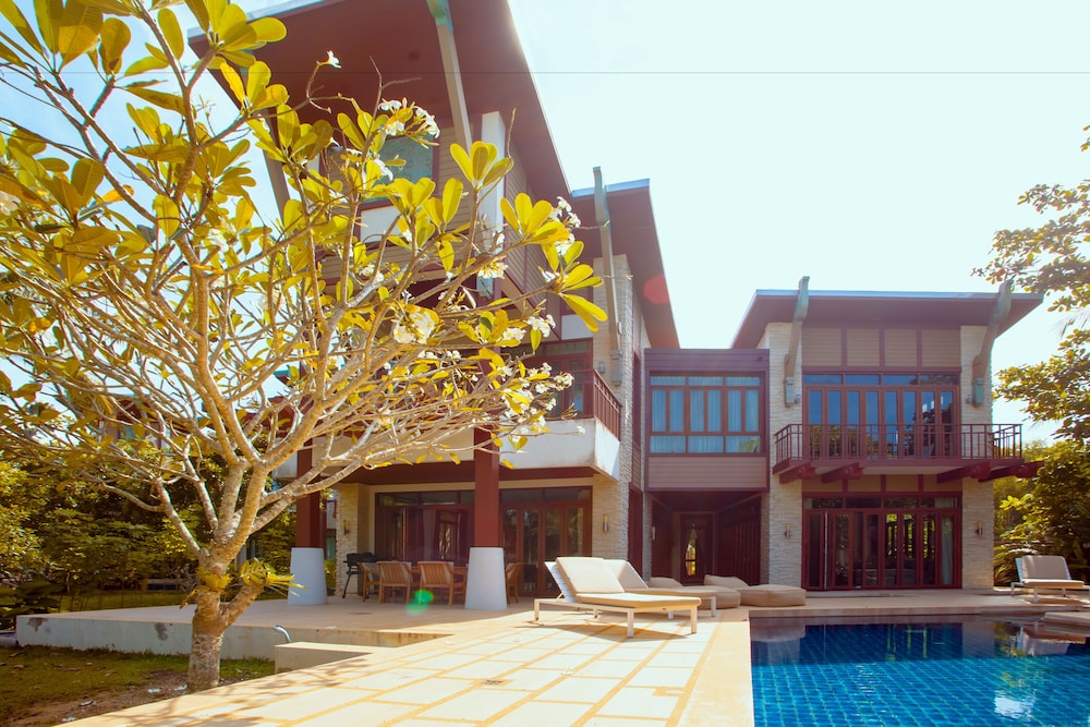 Amatapura Beach Villa 1 5/59