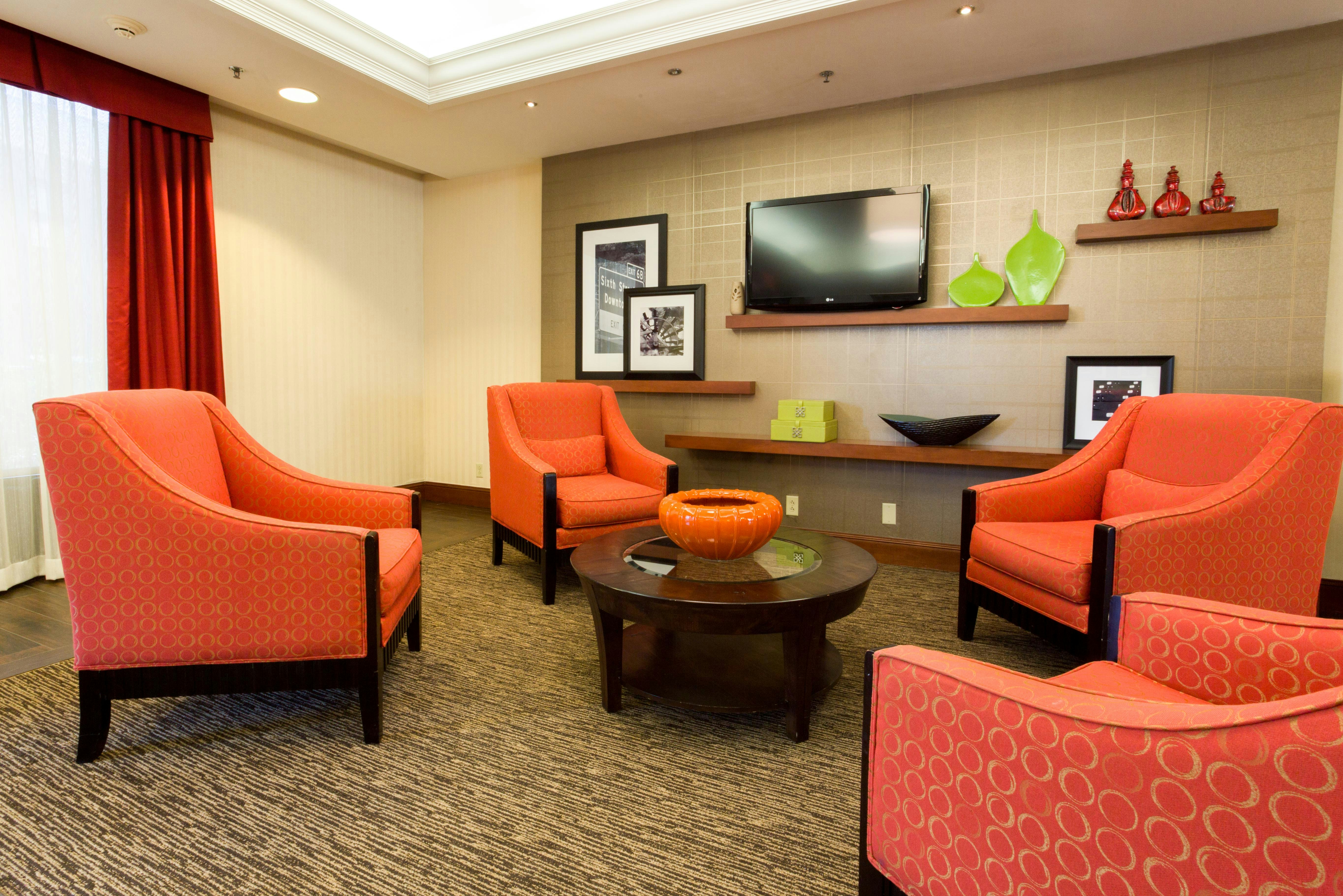 Spark by Hilton St. Louis Southwest 18/25