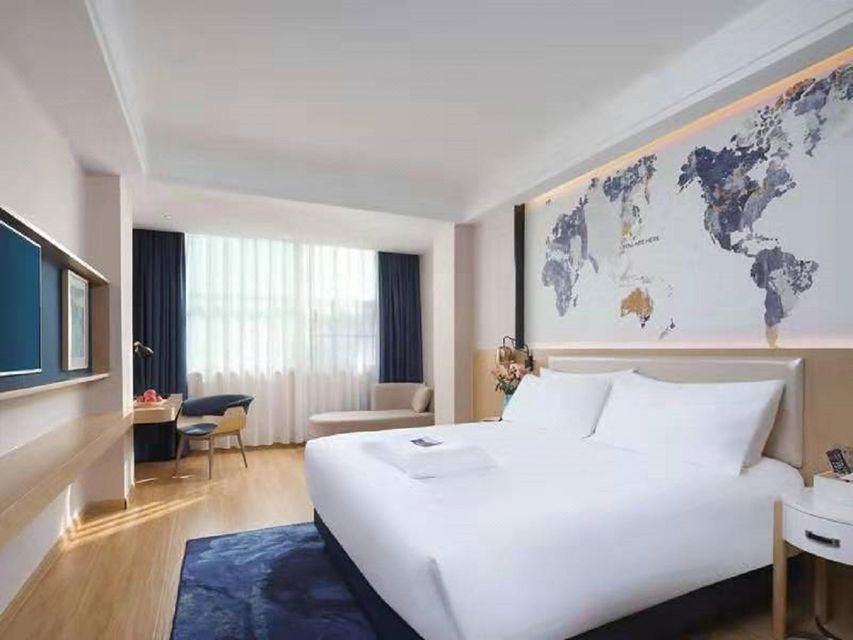 Boutique, Queen Bed