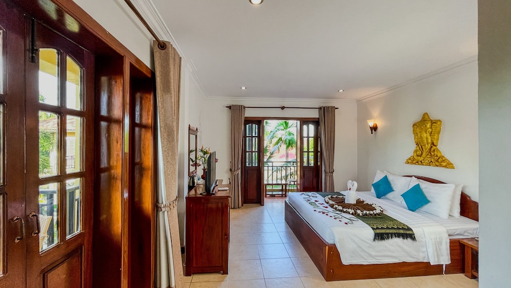 CABANA, DOUBLE OR TWIN BED, POOL VIEW, BALCONY