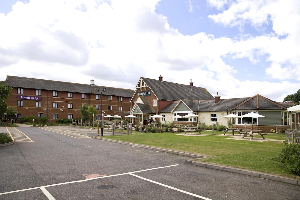 Premier Inn Huntingdon A1/A14 31/41