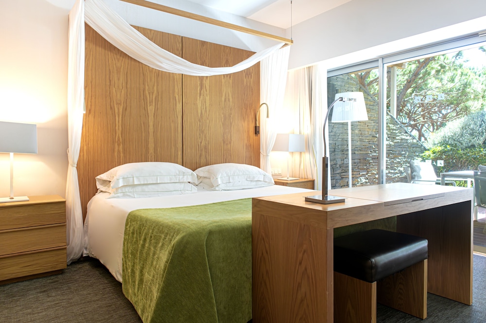 DELUXE, SUITE, GARDEN VIEW