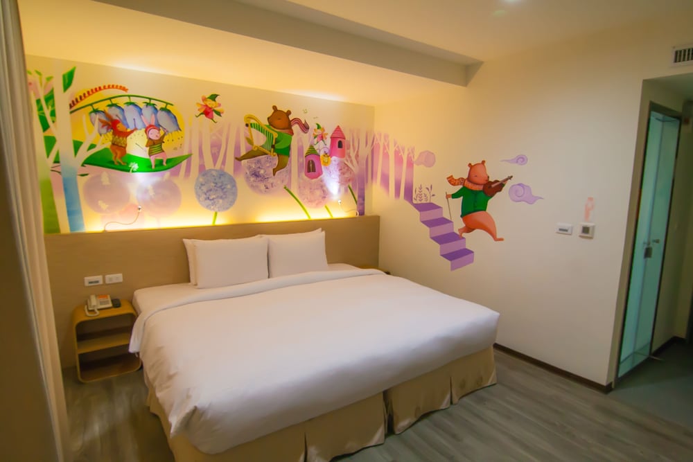 Deluxe, King Bed