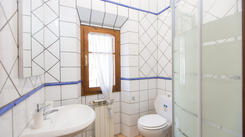 Rental In Rome Rosselli Palace Deluxe 4 Apartment 42/49