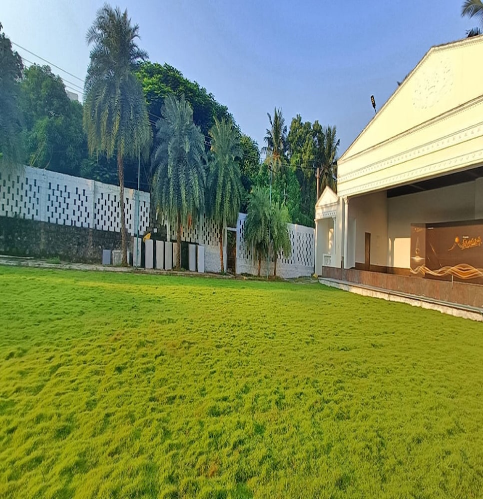 GREEN COCONUT RESORT 60/62