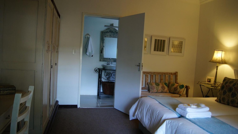 Cunningham Cottage Guest House 8/45