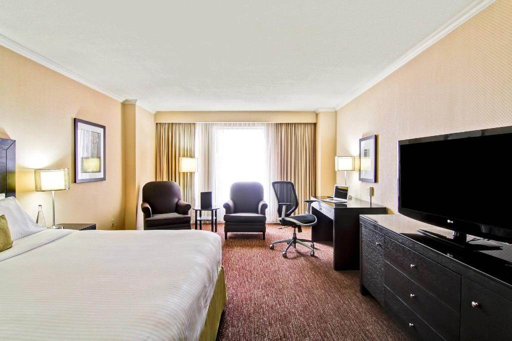 Guest Room, Deluxe, King Bed, High Floor