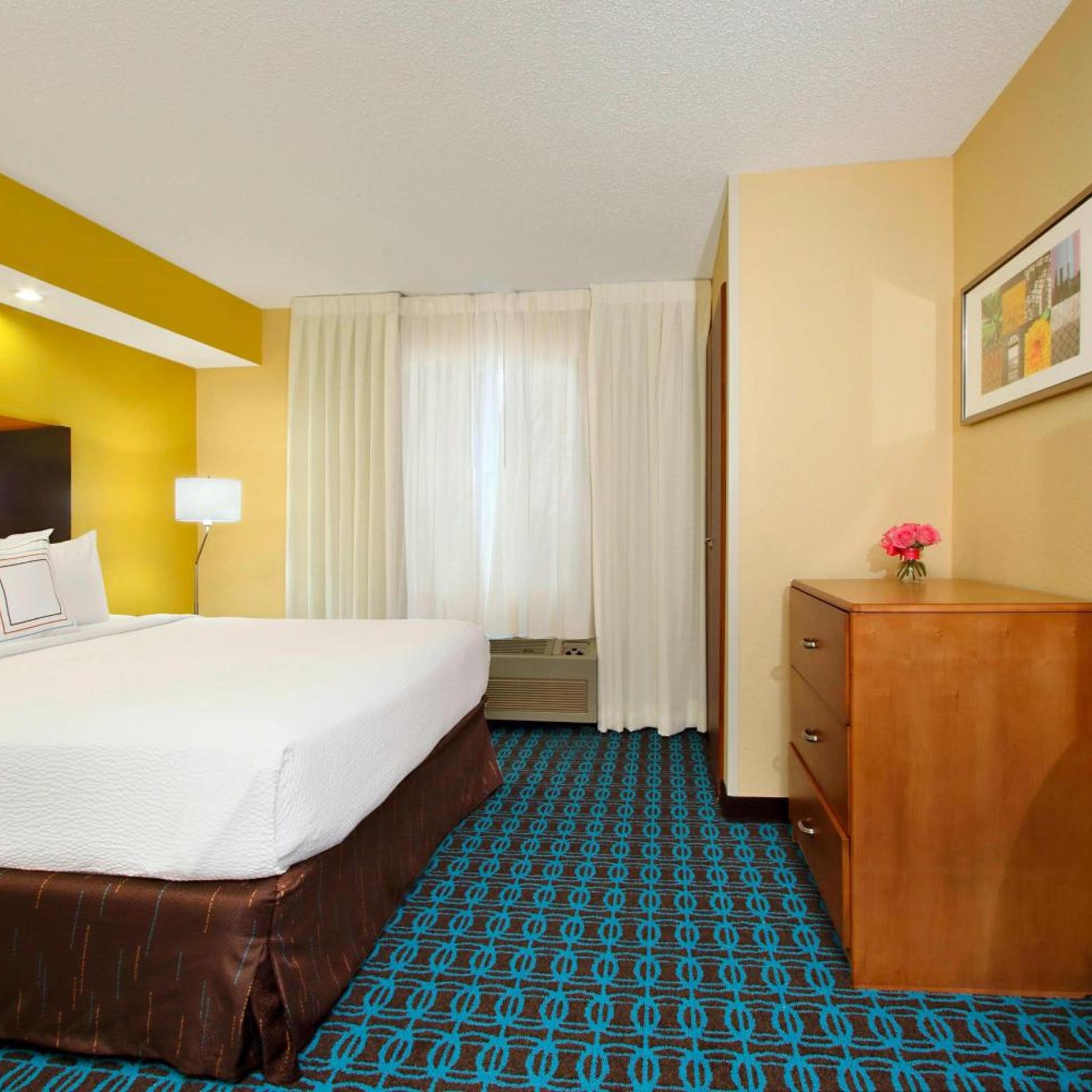 Room, King Bed, Bathtub, Accessible