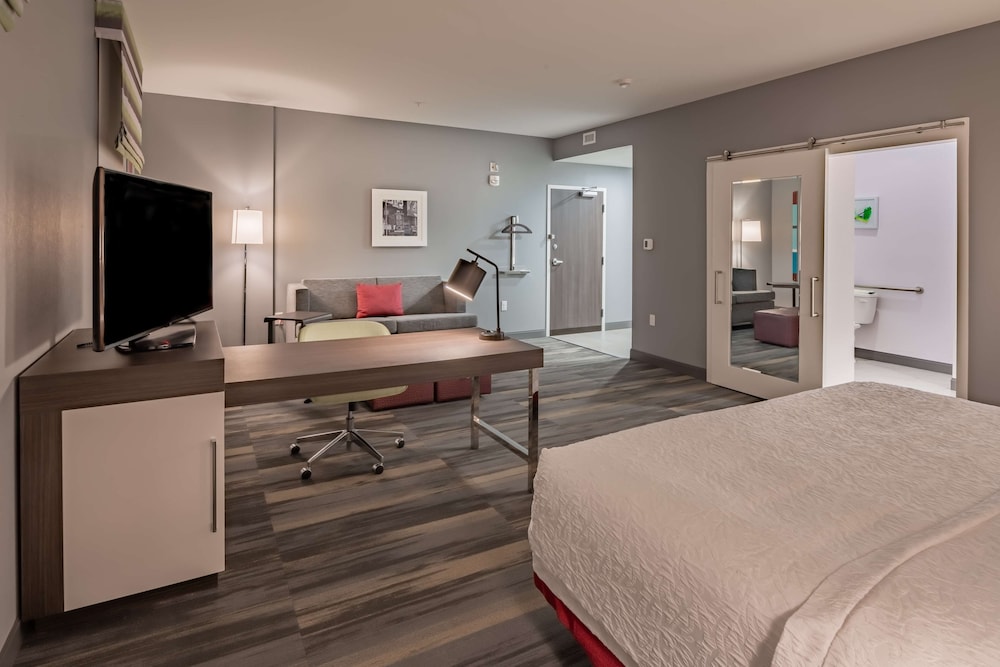Hampton Inn And Suites Dallas/Plano Central 24/66