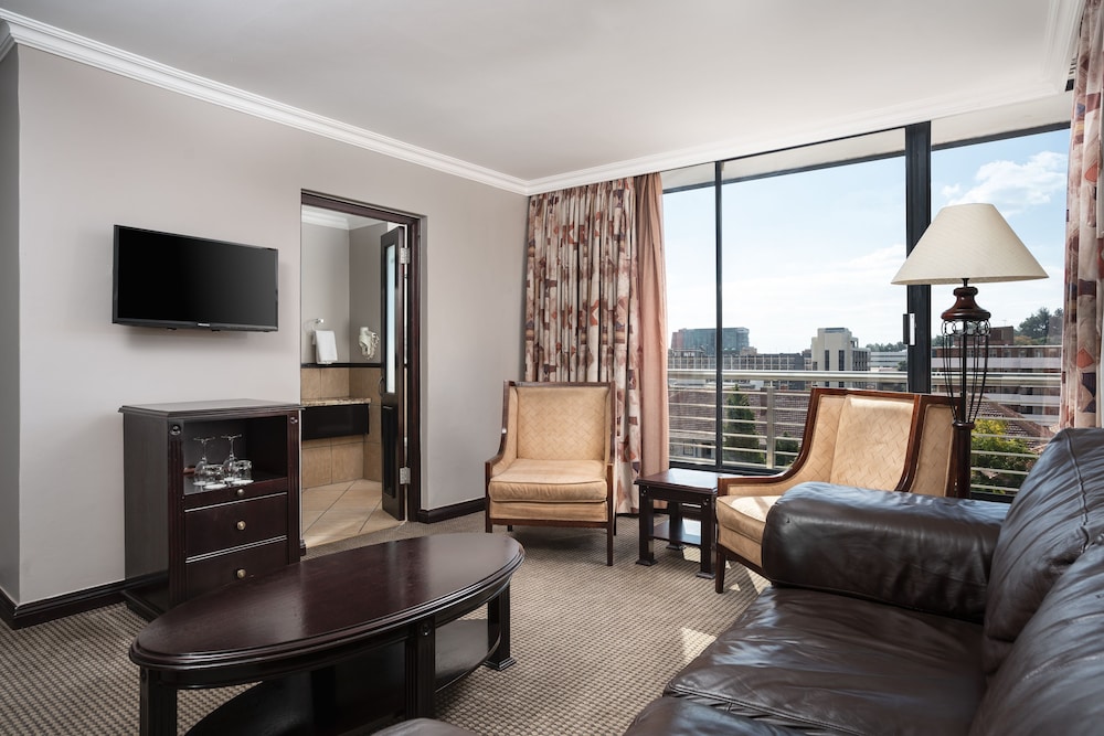 PREMIER HOTEL PRETORIA 40/72