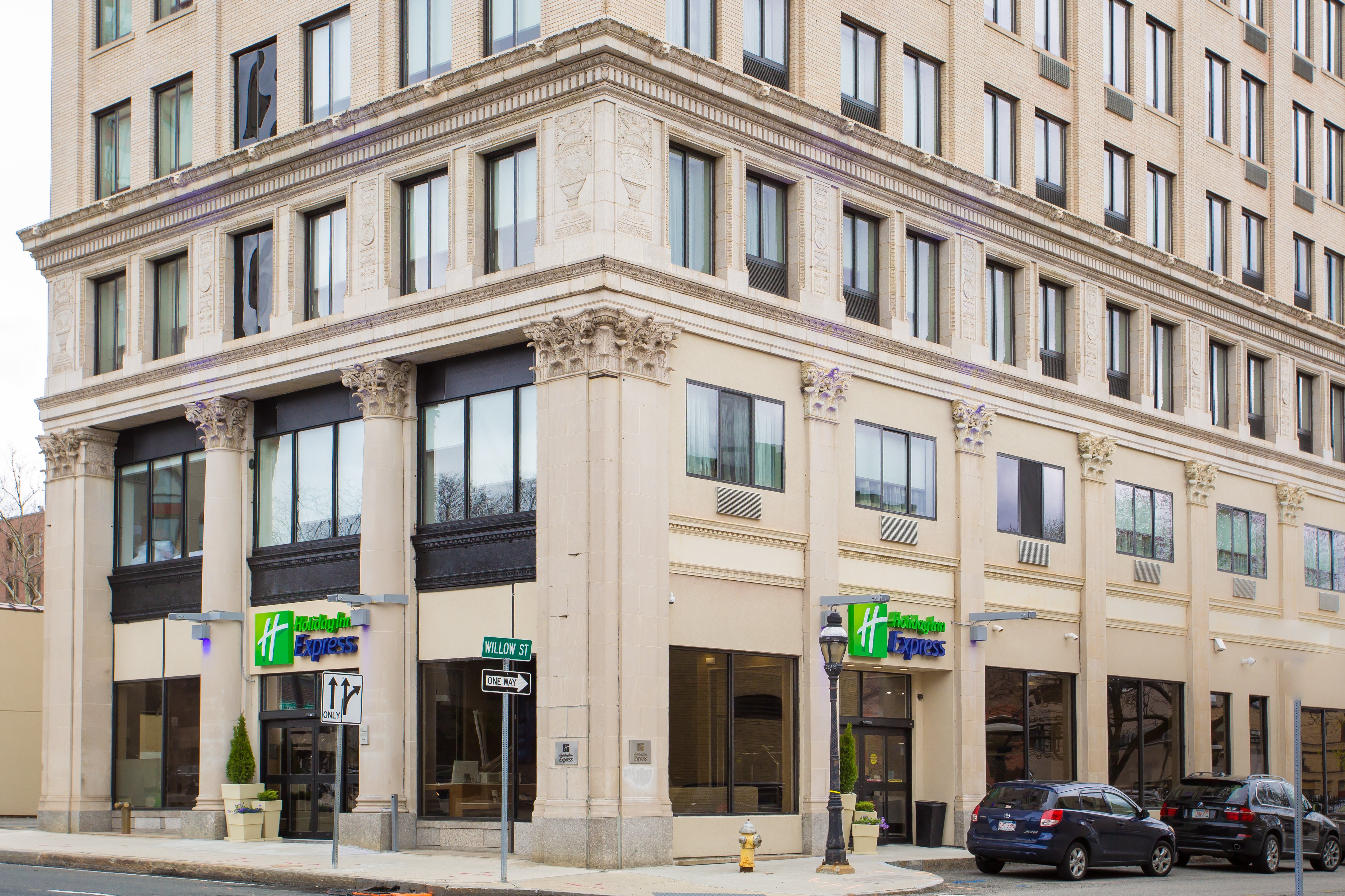 HOLIDAY INN EXPRESS SPRINGFIELD DOWNTOWN 53/53