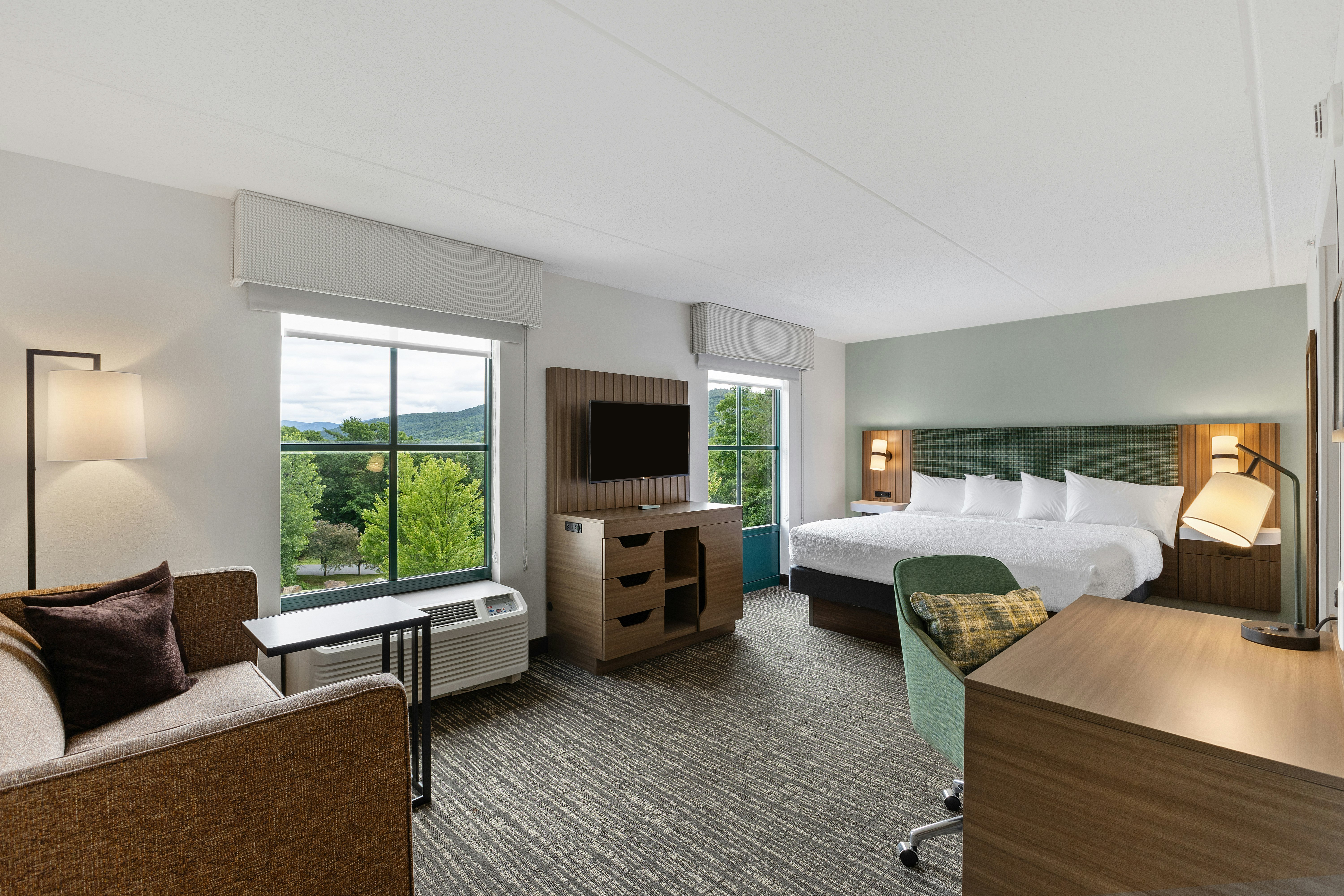 Suite, King Bed, Sofa