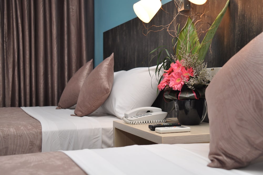 K Hotel 23/48