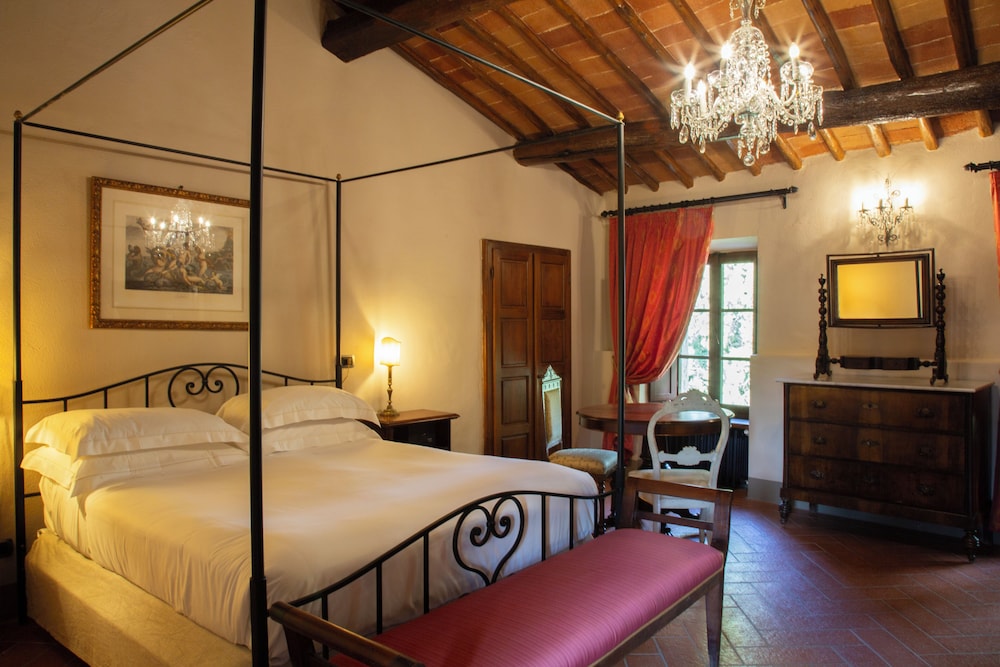 Castle, Suite, Queen Bed, Sofa