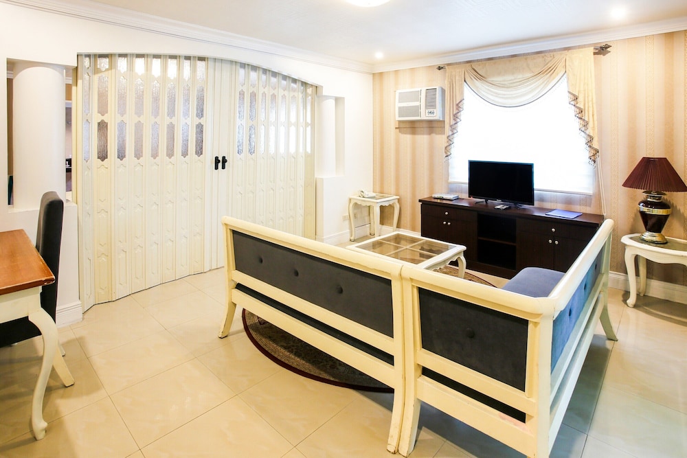 OYO 252 Hotel Euroasia 5/50