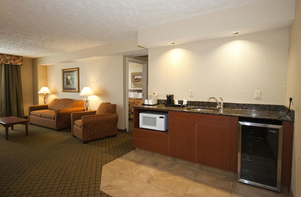 Best Western Plus Mid Nebraska Inn & Suites 12/41