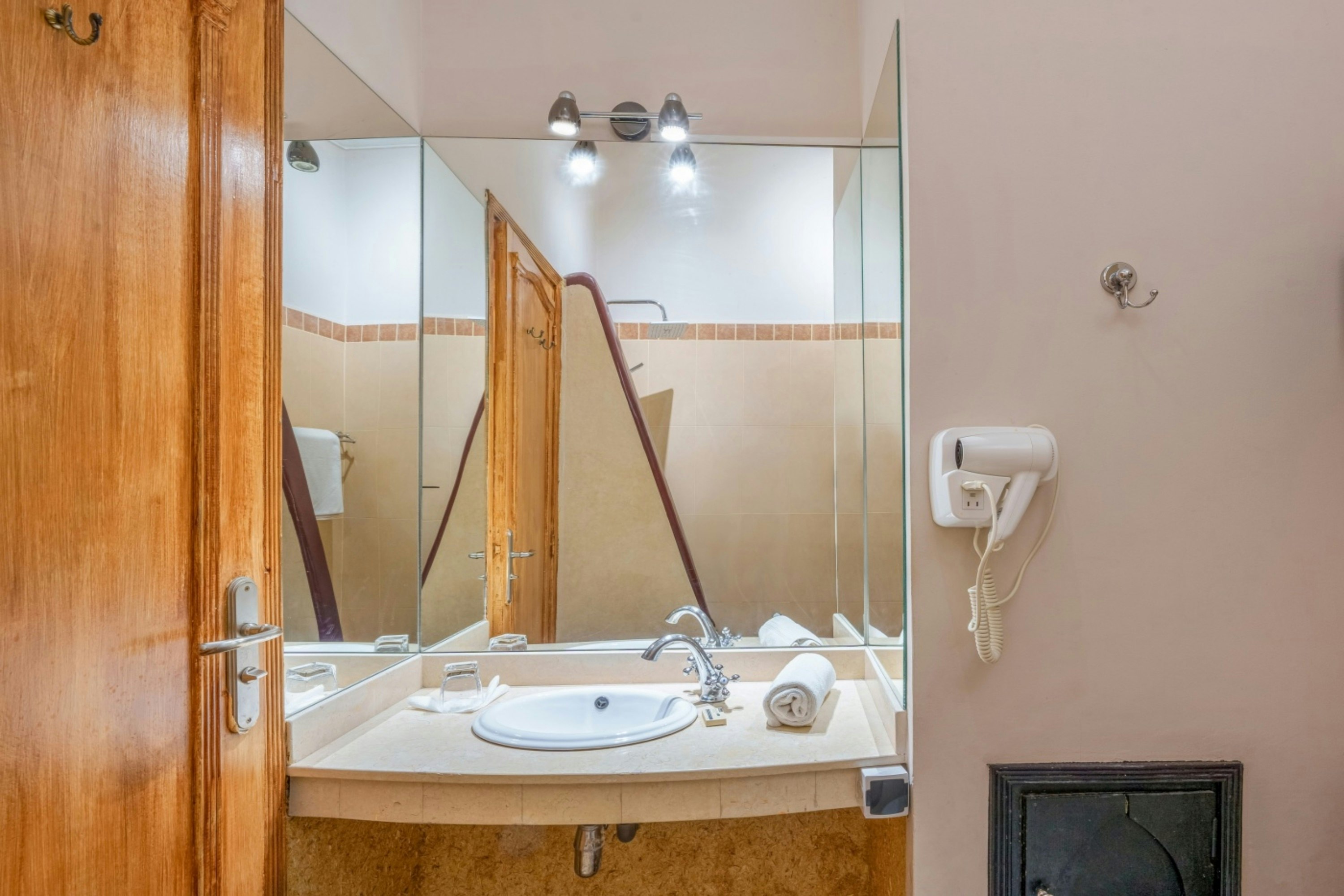 Albakech Boutique Hotel and Spa 43/48